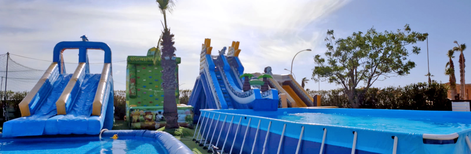 Campus estivo con scivoli acquatici